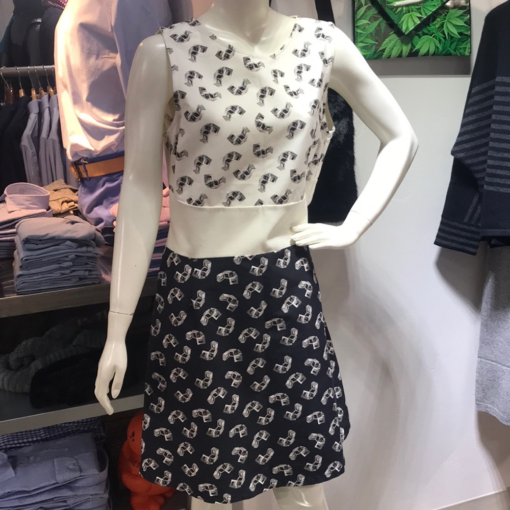 Herion cube print sleeveless shift dress